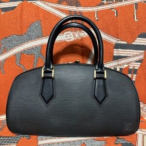 LOUIS VUITTON ❤️🌟TH0063 JASMIN EPI BLACK BAG ⭐️